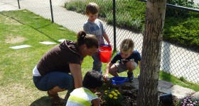 Tessa-Ms-Andrea-Brian-Aiden-planting